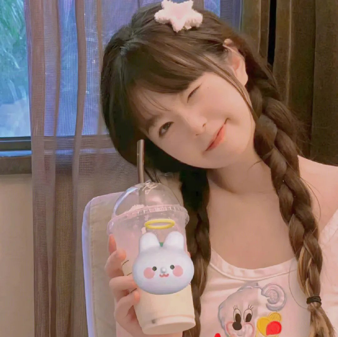蕾哈娜内衣秀4